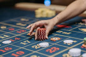 Permainan kasino online slot dan live casino di platform mposport